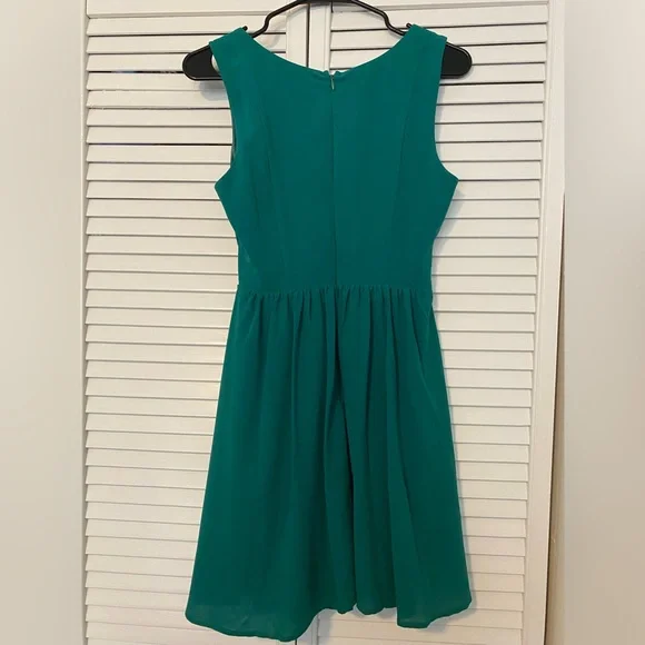 Forever 21 Green crisscross waist mini dress - Picture 4 of 5